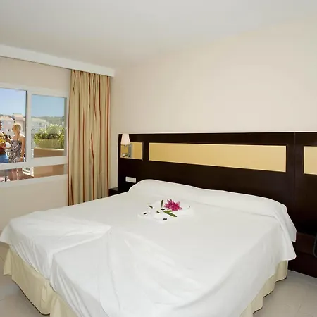 Illot Hotel 4*